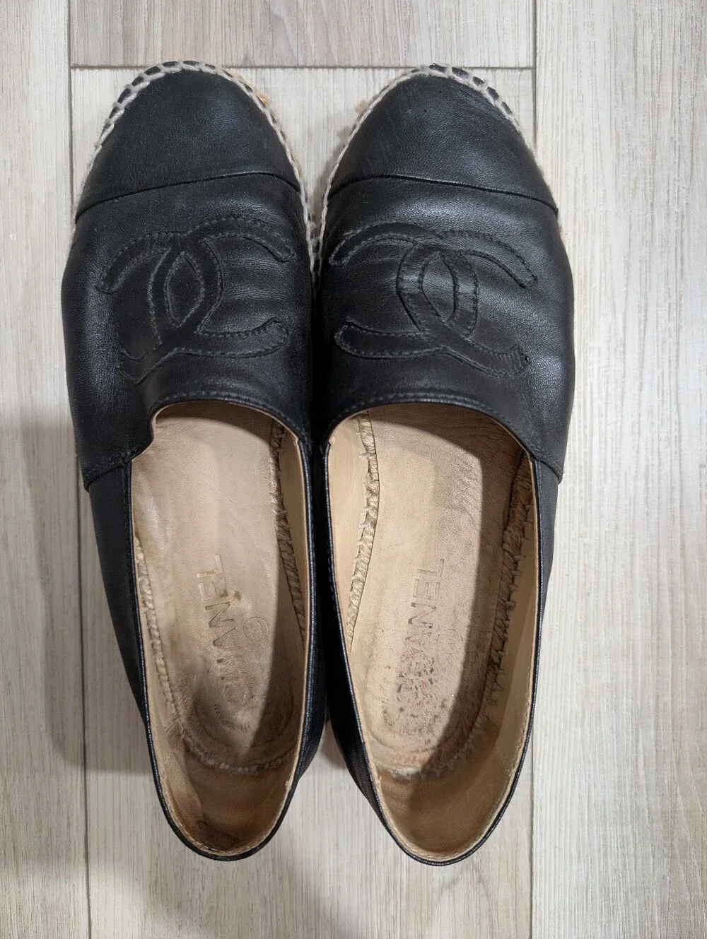 Pre-owner Chanel Black Leather Espadrille Flats Size 38